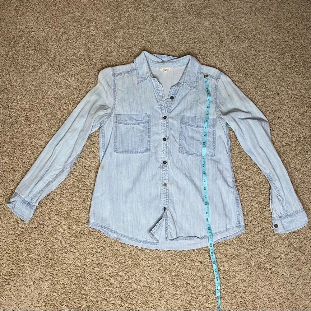 Eileen Fisher size xs bleached chambray tencel button-down